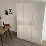 Outlet Business Zentral Modern