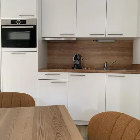 Outlet Business Zentral Modern *